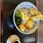 自家製おうどん 三拍子 - 