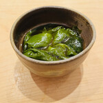 鮨 一二郎 - 和歌山でとれたまだ若く、香り高い若芽。