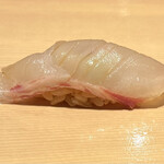 鮨 一二郎 - 肉厚な鯛。