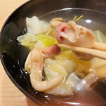 鮨 一二郎 - 具だくさんなお吸い物♡北寄貝の甘いお出汁があふれます！