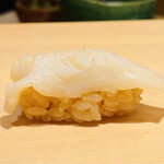 鮨 一二郎 - 赤酢のシャリと絶妙にマリアージュ(* 'ᵕ' )☆美味しかったミル貝！春はやっぱり貝ですね！