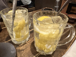 Binchou Yakitori Tosaka Shoukai - 生レモン一個分ののレモンサワー、中を3回は追加できます