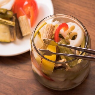All-you-can-eat homemade pickles at lunchtime (free)