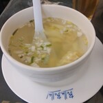 天龍菜館 - ワンタンスープ(海老ワンタン3個入り)