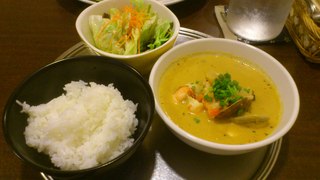 ラ　クエンタ - シーフードレッドスープカレー