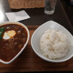 スープカレー屋 鴻 神田駿河台店 - 国産牛100％手造りハンバーグ