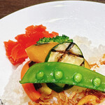 Cafe&Dining HARUHORO - 野菜アップ　グリーンカレーに福神漬はなくていいかな