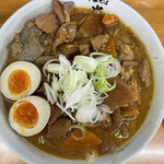 Chuukasoba Hanzawa - ・限定 豚もつ煮込みラーメン 1100円　煮玉子、辛みそトッピング