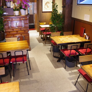 A calm and stylish interior with a Korean feel. Perfect for girls' night out♪