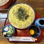 玉扇 - ざるラーメン¥720・生たまご¥50