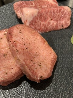 YAKINIKU BON'S - 