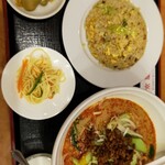 中国料理 京蘭 - 担々麺と半チャーハン