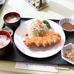 満濃ヒルズカントリークラブ - 豚カツ定食