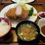 とんかつ専門店 かつ勇 - ロースランチ1650円
