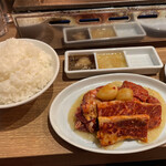 Ninniku Yakiniku Purushin - 赤ミックス２００の登場。うん、一人で食べるには丁度いい。