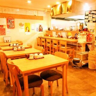 歌手愛に溢れる店内♪お一人様もぜひご来店ください☆