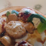 シャトー　ラ・パルム・ドール - 下にはレンコンの挟み揚げがあった