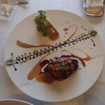 シャトー　ラ・パルム・ドール - ■特選黒毛和牛のヒレステーキ
      青梗菜、じゃがいもとたちの子で合わせ
      作られたポテトリオネーズ添え
      ブイヨンにて煮詰めた蕪、プチオニオン
      クレソンの葉に合わせ
      春の山菜コゴミのフリートを掛けて