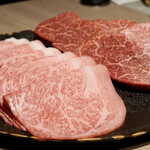 うし松 - 厳選タレ焼肉二種盛り合わせ