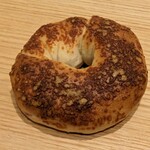 内橋 BREAD SHOP STUDIO - パルメザン・ペッパーベーコン feat.カマンベールチーズ