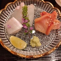 らんまる - お造り。ヒラメはかなり良いね。赤貝は旨いことは旨いが………「しみづ」の凄さを思い知る結果に。産地？聞いたが忘れた。