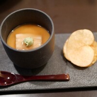 荒井屋 本店 - 前菜(穴子の茶碗蒸/キタアカリチップ)