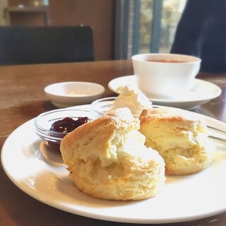 サロンドテアズ_0