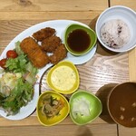 Chawan - 広島県産牡蠣フライ蟹入りクリームコロッケ