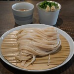 地粉うどん わだち草 - 