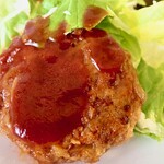 あおもり万華堂 - たかきびのハンバーグ　まるこいですミャ