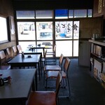 さぬきうどん - 店内 (正面が仲卸市場)