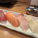 Jiyunchiyan Zushi - ネタがデカい新鮮カンパチ、鯛は北海道ではこの値段で食べられないかな、かなり良質