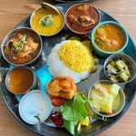 toi印食店 - Curry全種(4種)＋本日のおかず