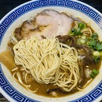 Ramen Sakamoto - 麺引っ張り出し