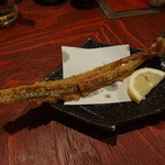 魚圓 - 鰻の骨のフライ。パリッパリ。