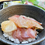 奥武島海産物食堂 - 〆は海鮮丼なるやろ？