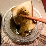 照寿司 - 蒸し鮑　肝ソース　WAKE UP