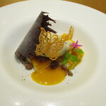 Derire - マンゴーとカスタードのケーキ パッションフルーツ  ショコラ バナナのアイスクリーム 砕いたココアのタルト生地