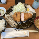 206324898 - 漢方三元豚上ロースカツ定食（1500円、190g）