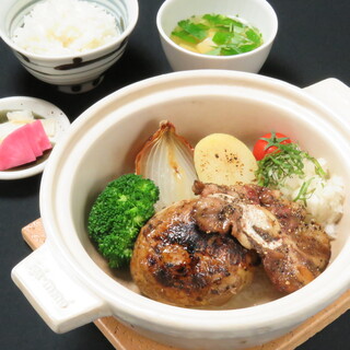 Very popular at lunchtime! Wagyu tail Hamburg is 1,500 yen