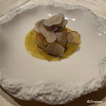 プチレストラン ブーケ・ド・フランス - 帆立貝柱とトリュフのミルフィーユ仕立のパートフィロ包み焼 ソースブールブラン