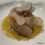 プチレストラン ブーケ・ド・フランス - 帆立貝柱とトリュフのミルフィーユ仕立のパートフィロ包み焼 ソースブールブラン