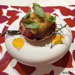 プチレストラン ブーケ・ド・フランス - 大間の本鮪のカマトロのタルタルと下北の生海胆のタルト