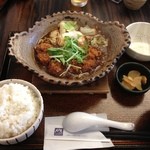 大戸屋 経堂コルティ店 - 四元豚ロースの味噌かつ煮定食 890円