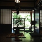 日登美山荘 - 店内より