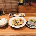 中国料理 堀内 - 日替りの回鍋肉定食