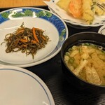 Umi No Sachi Isonobou - 切り昆布の和え物、味噌汁