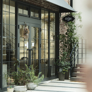 現地フランスの雰囲気を感じられるケーキショップ