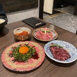 焼肉 肉八 - 