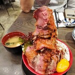 爆丼屋 - 爆盛り！焼き牛丼 MEGA